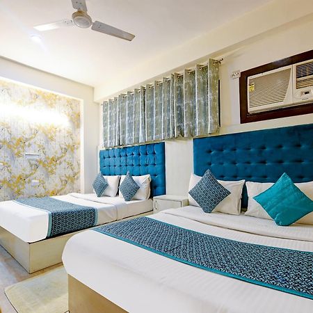 Hotel Skywood At Airport New Delhi Bagian luar foto