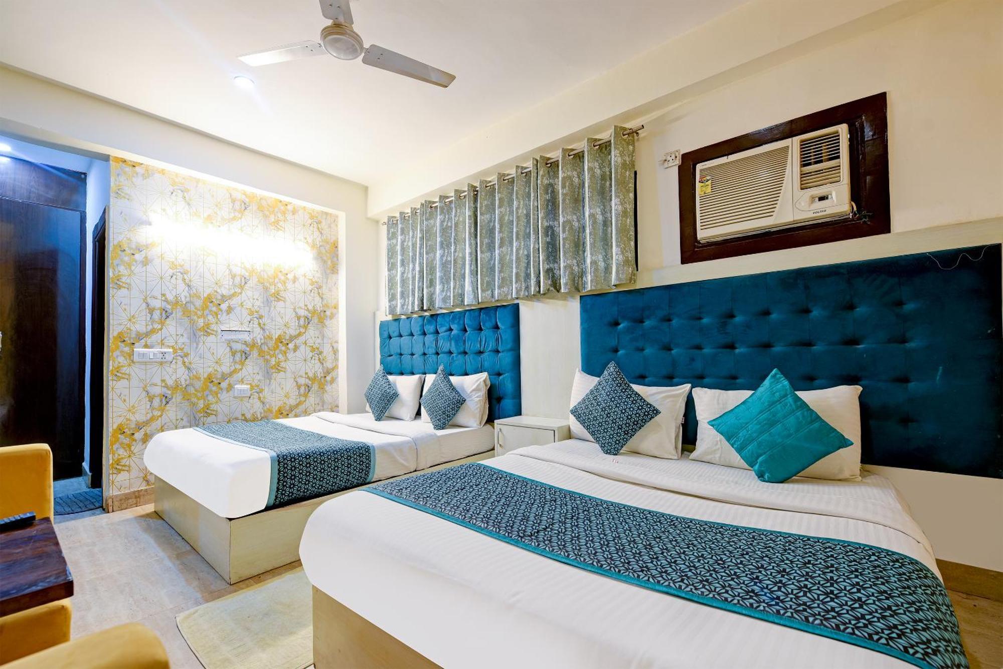 Hotel Skywood At Airport New Delhi Bagian luar foto