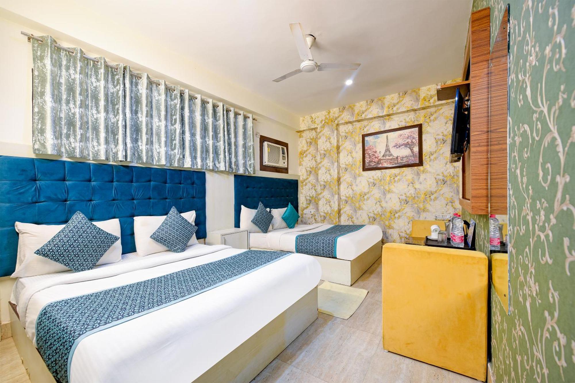Hotel Skywood At Airport New Delhi Bagian luar foto
